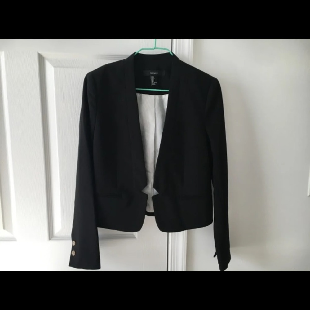 Black cropped blazer